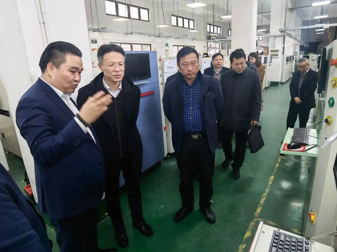 松江區紀委書(shū)記竺曉忠一行赴上海赫立考察(圖3)